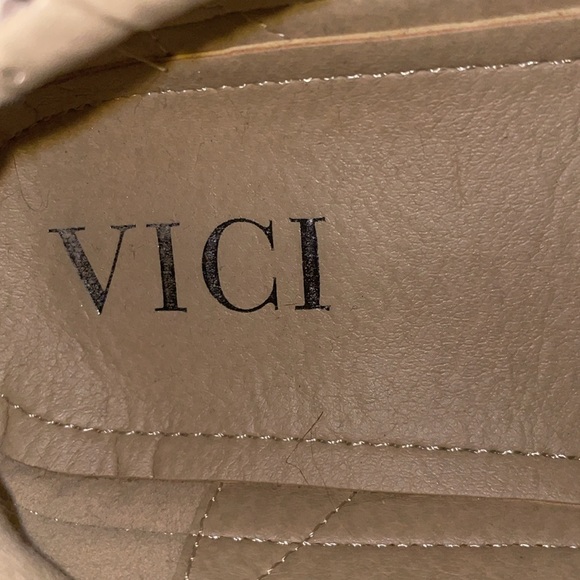 Vici Slip on Gray, White and Black Snakeskin Sneakers -Size 9. - Picture 5 of 5